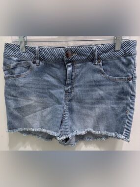 Striped Blue Jean Shorts - Women's Casual Frayed Hem